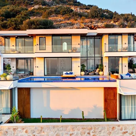 5 Bedroom 3911