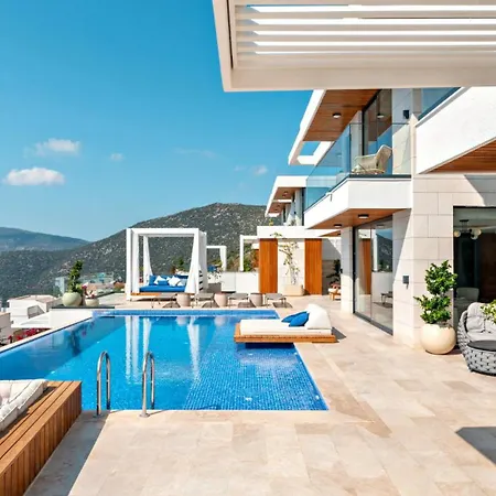 5 Bedroom 3911 Villa