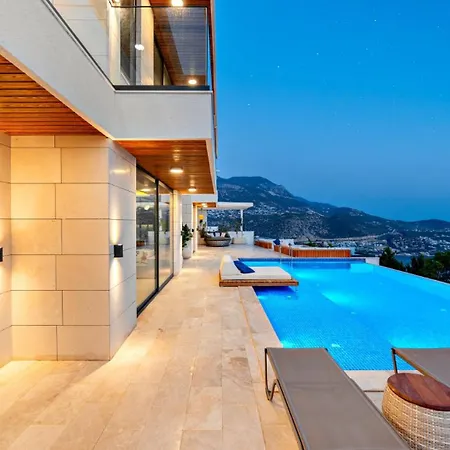 5 Bedroom 3911 Villa *